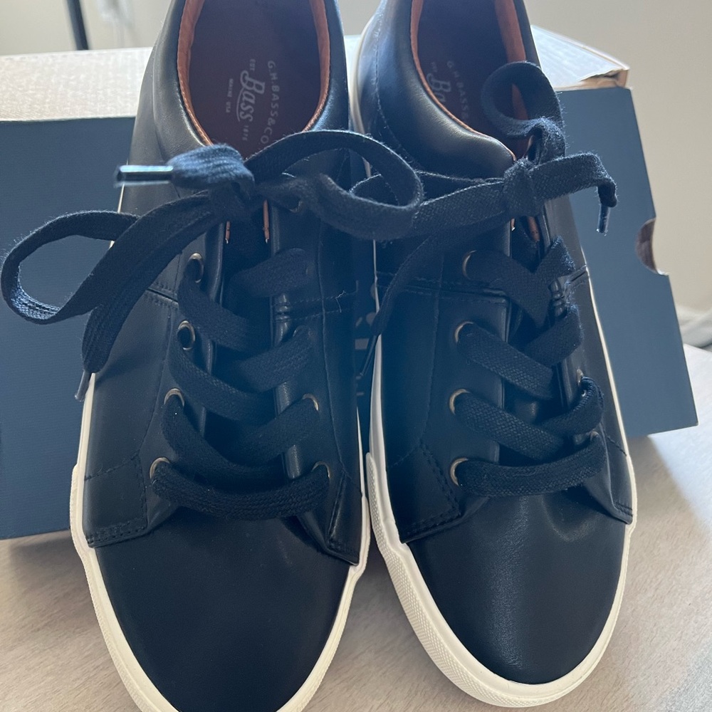 New G.H. Bass and Co black Leather sneakers size 8